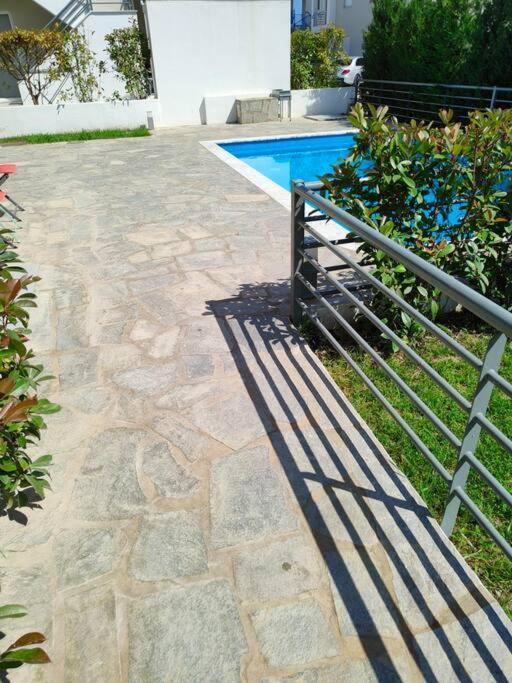 Poolview Apartment Ofrínion Extérieur photo